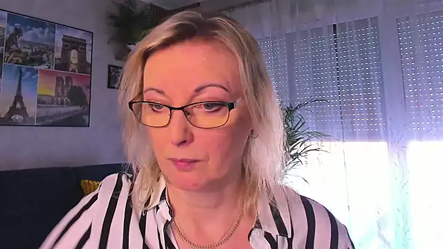 Snapshot of vanessa_chat chatting on 3, 3, 2026 vanessa chat online show from 3, 3, 2026