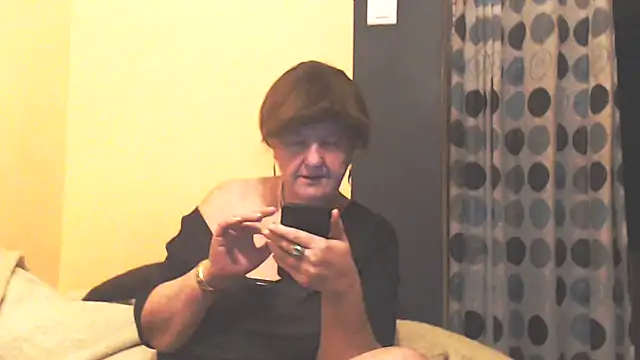 Snapshot of MioritaHard chatting on 5, 2, 2026 MioritaHard online show from 5, 2, 2026