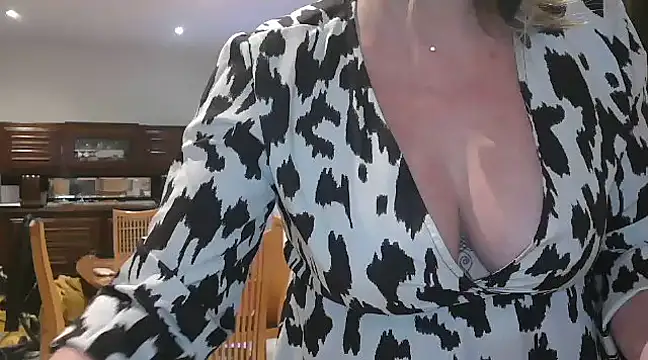 Snapshot of lilie69 chatting on 8, 2, 2025 lilie69 online show from 8, 2, 2025