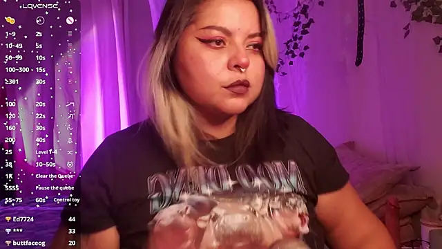 Snapshot of Satyn_doll chatting on 5, 1, 2025 Satyn doll online show from 5, 1, 2025