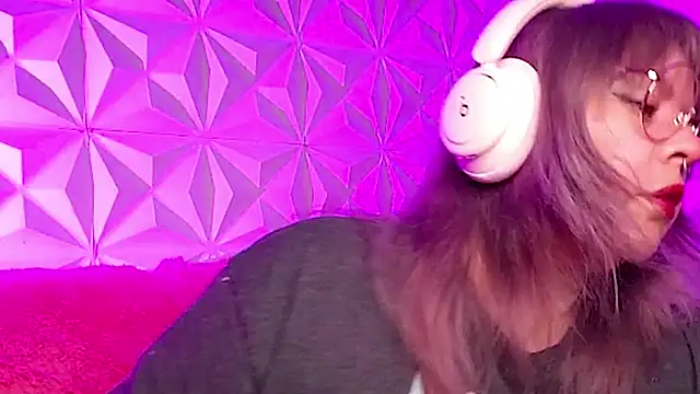 Satyn doll online show from 27, 10, 2025