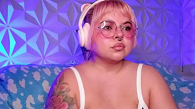 Satyn doll online show from 13, 4, 2026