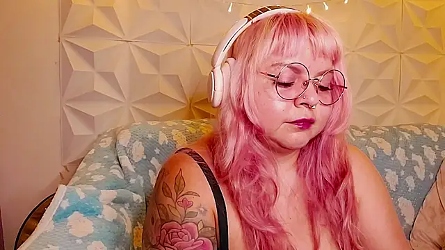 Satyn doll online show from 3, 6, 2026