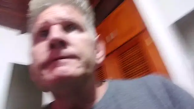 Snapshot of carlosbangsstar chatting on 31, 1, 2026 carlosbangsstar online show from 31, 1, 2026