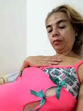 Snapshot of mari657 chatting on 19, 7, 2026 mari657 online show from 19, 7, 2026