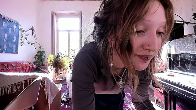 Snapshot of Miranda2_0 chatting on 5, 1, 2025 Miranda2 0 online show from 5, 1, 2025