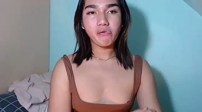 Snapshot of CasandraDiaz chatting on 4, 3, 2025 CasandraDiaz online show from 4, 3, 2025