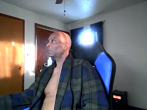 longdick4you8686 online show from 10, 3, 2025