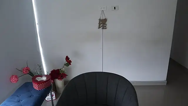  Vahos  online show from 15, 2, 2025