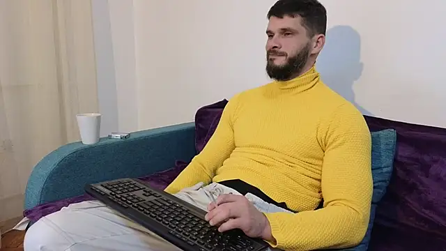 Snapshot of MauroTwin chatting on 18, 12, 2024 MauroTwin online show from 18, 12, 2024