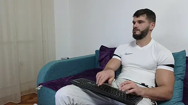 Snapshot of MauroTwin chatting on 18, 12, 2024 MauroTwin online show from 18, 12, 2024