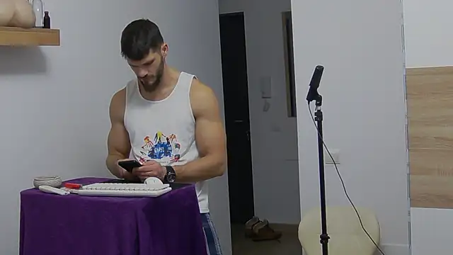 Snapshot of MauroTwin chatting on 31, 1, 2025 MauroTwin online show from 31, 1, 2025