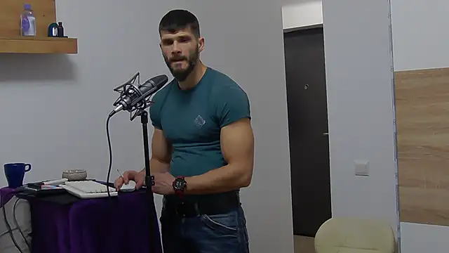 Snapshot of MauroTwin chatting on 13, 2, 2025 MauroTwin online show from 13, 2, 2025