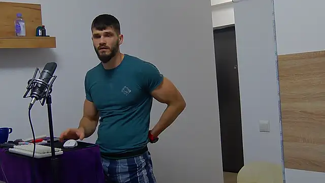 Snapshot of MauroTwin chatting on 14, 2, 2025 MauroTwin online show from 14, 2, 2025