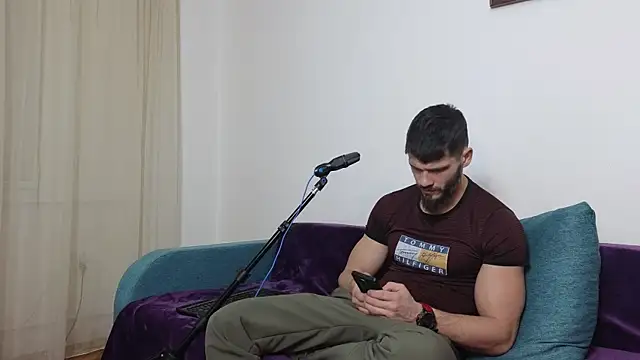 Snapshot of MauroTwin chatting on 19, 2, 2025 MauroTwin online show from 19, 2, 2025