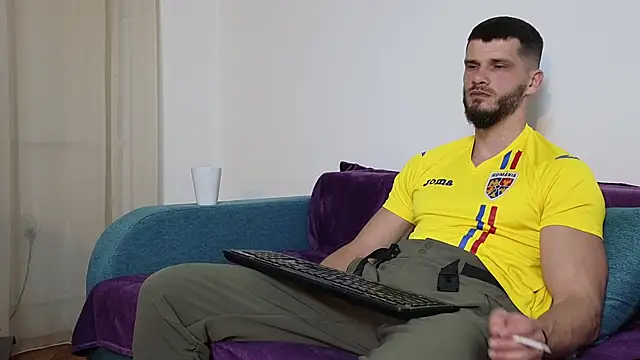 Snapshot of MauroTwin chatting on 9, 3, 2025 MauroTwin online show from 9, 3, 2025