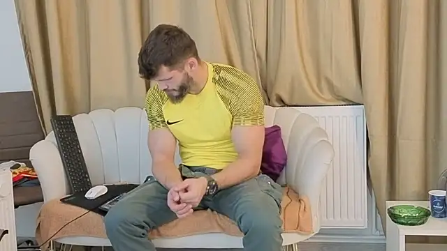 Snapshot of MauroTwin chatting on 5, 11, 2025 MauroTwin online show from 5, 11, 2025