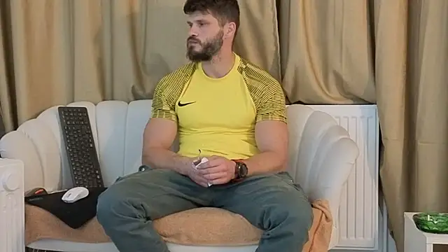 Snapshot of MauroTwin chatting on 6, 11, 2025 MauroTwin online show from 6, 11, 2025