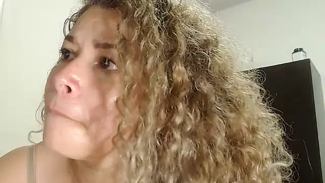 Snapshot of dalilasquirt1 chatting on 13, 12, 2024 dalilasquirt1 online show from 13, 12, 2024