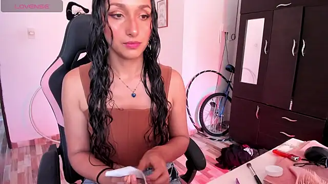 Snapshot of adrena_10 chatting on 29, 4, 2026 adrena 10 online show from 29, 4, 2026