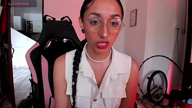 Snapshot of adrena_10 chatting on 4, 5, 2026 adrena 10 online show from 4, 5, 2026