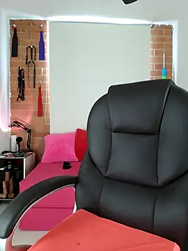 YOURSDEBORA online show from 19, 3, 2025