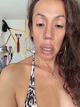 Snapshot of YOURSDEBORA chatting on 6, 6, 2026 YOURSDEBORA online show from 6, 6, 2026