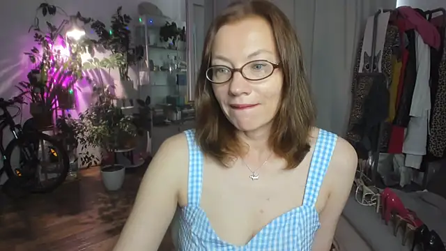 Snapshot of Constancia_pure chatting on 12, 6, 2026 Constancia pure online show from 12, 6, 2026