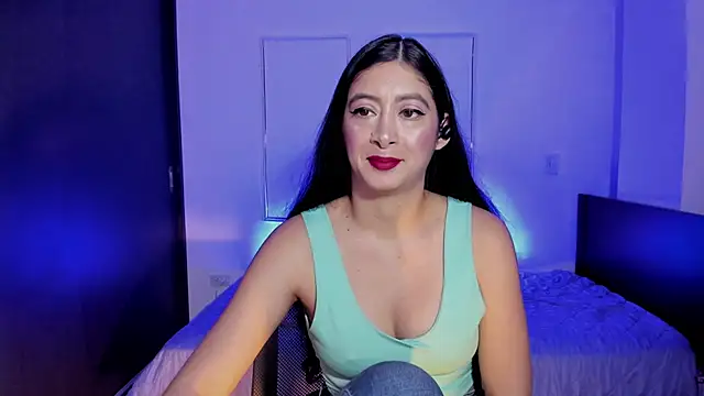 Snapshot of MeganWhite3 chatting on 2, 6, 2026 MeganWhite3 online show from 2, 6, 2026
