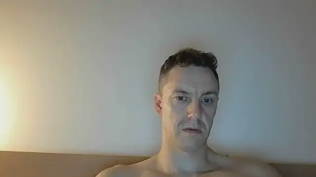 Snapshot of ploki2180 chatting on 25, 5, 2026 ploki2180 online show from 25, 5, 2026