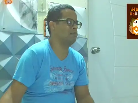 Snapshot of thesugar32 chatting on 28, 10, 2025 thesugar32 online show from 28, 10, 2025