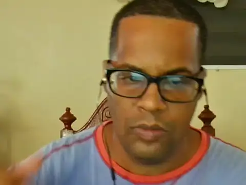 Snapshot of thesugar32 chatting on 6, 11, 2025 thesugar32 online show from 6, 11, 2025