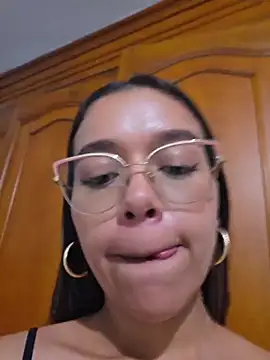 Snapshot of Andrea-Queen chatting on 9, 6, 2026 Andrea-Queen online show from 9, 6, 2026