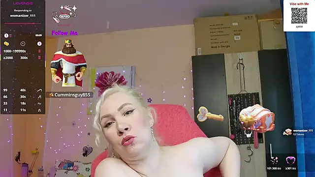 Snapshot of MissLexyGold chatting on 23, 10, 2025 MissLexyGold online show from 23, 10, 2025