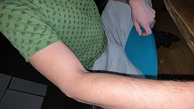 Snapshot of -luckybong- chatting on 13, 12, 2024 -luckybong- online show from 13, 12, 2024