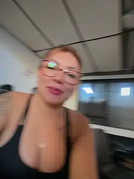 Snapshot of DIANITA_1988 chatting on 27, 5, 2026 DIANITA 1988 online show from 27, 5, 2026