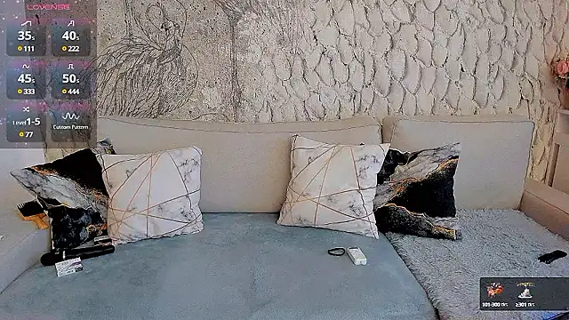 Snapshot of _MarryGirl_ chatting on 8, 12, 2024 MarryGirl online show from 8, 12, 2024