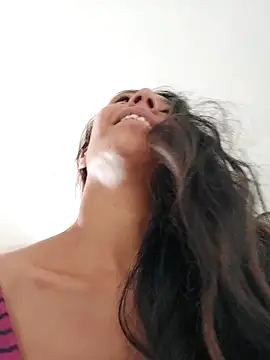 Luna-Natural online show from 6, 3, 2026