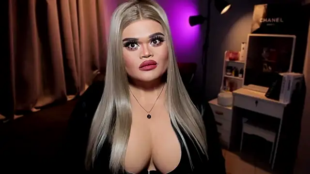 KarolinaThompson online show from 1, 12, 2024