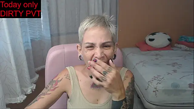 Snapshot of moon_cat85 chatting on 21, 5, 2026 moon cat85 online show from 21, 5, 2026