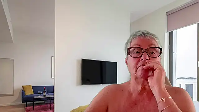 GrannyChrissy68 online show from 23, 5, 2026