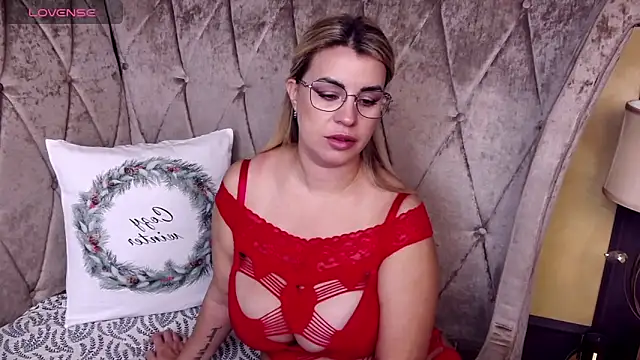 BustyGizelle online show from 10, 11, 2025