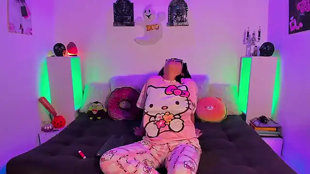 Snapshot of LillyCandy chatting on 20, 10, 2025 LillyCandy online show from 20, 10, 2025