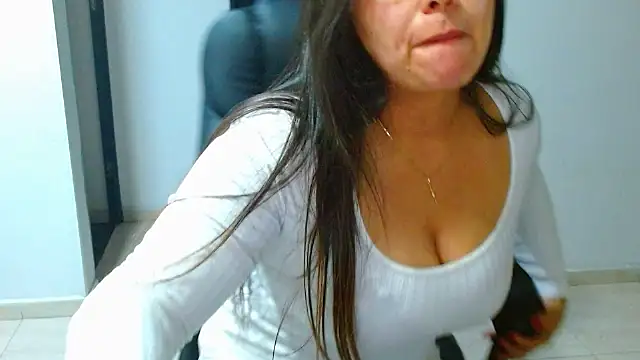 Snapshot of Ixchel_Anaid chatting on 28, 3, 2026 Ixchel Anaid online show from 28, 3, 2026