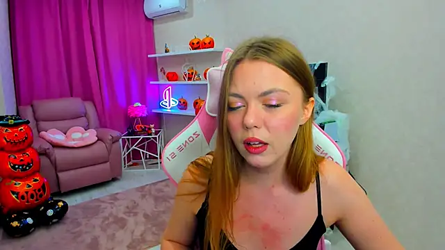 Strawberrye online show from 4, 11, 2025