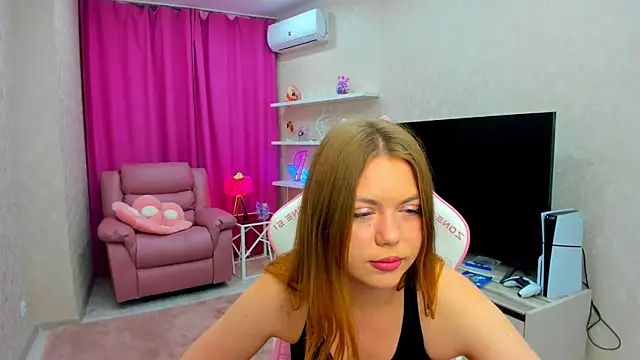 Strawberrye online show from 25, 11, 2025