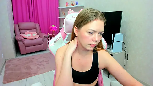 Snapshot of Strawberrye chatting on 16, 1, 2026 Strawberrye online show from 16, 1, 2026