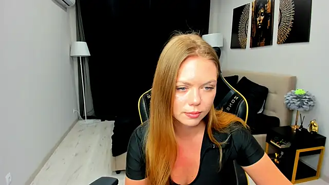 Snapshot of Strawberrye chatting on 8, 2, 2026 Strawberrye online show from 8, 2, 2026