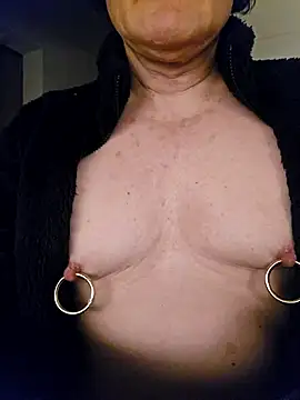 Snapshot of painslutfr chatting on 4, 2, 2025 painslutfr online show from 4, 2, 2025