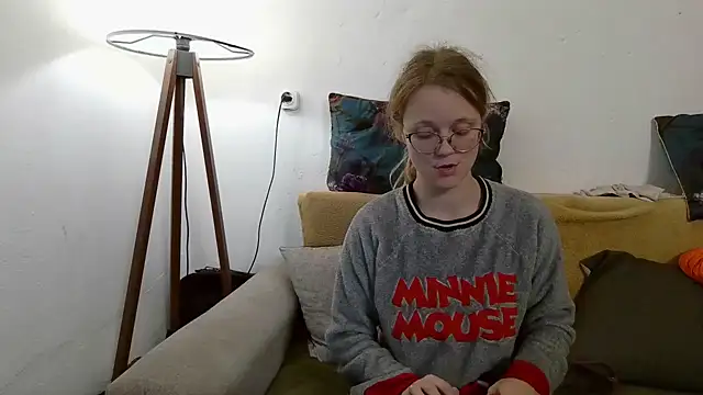 Snapshot of little-leni chatting on 7, 1, 2026 little-leni online show from 7, 1, 2026